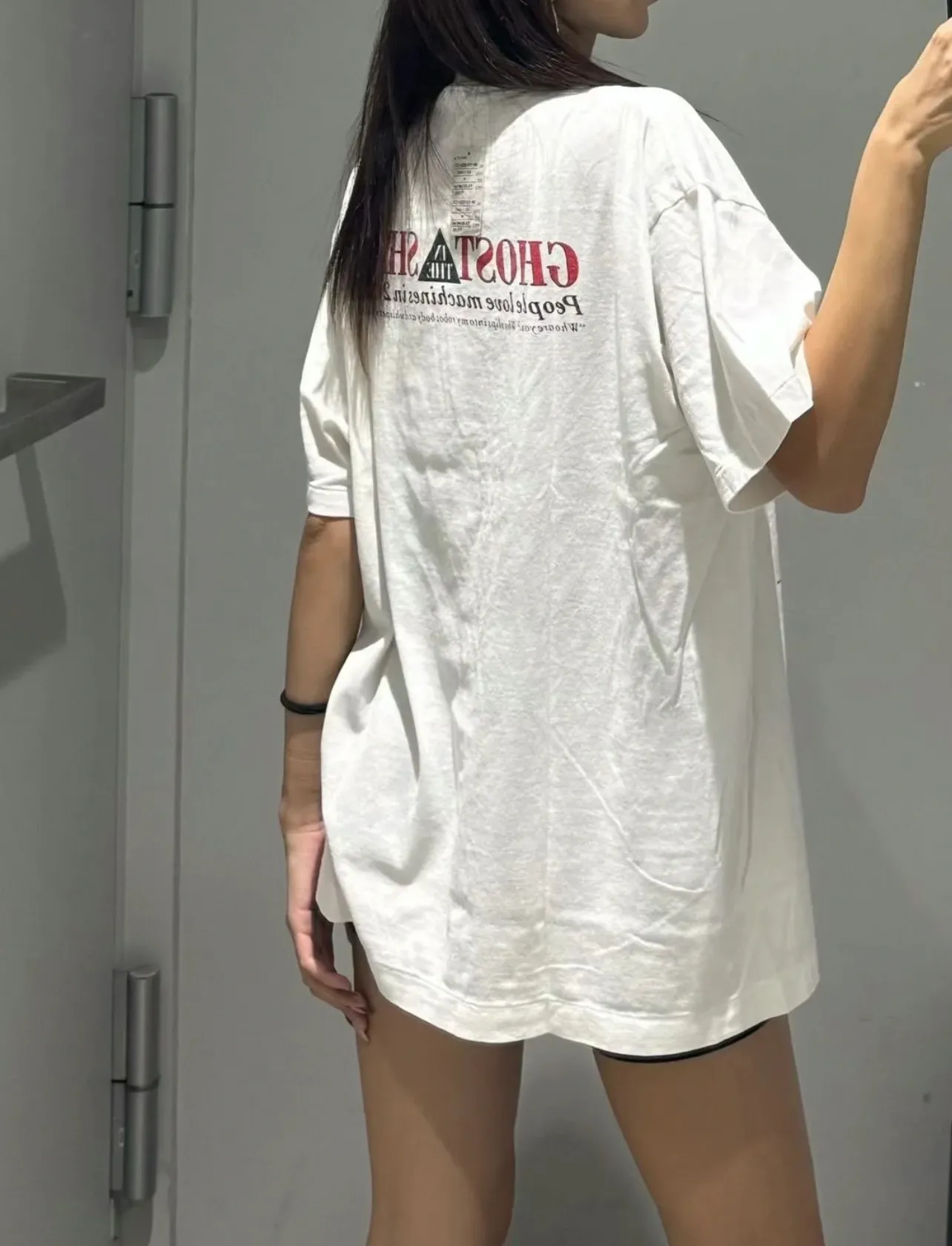 SAINT Mxxxxxx x GHOST IN THE SHELL ' GITS ' SS TEE/WHT Classic Big IP Ghost in the Shell co-branded Suzi Charge/Suzi Character TEE Off-white S-XL Cylindrical side seamless fabric 220g high gram weight OE yarn ⚠️Note: It is almost meaningless if it is not a cylindrical fabric Customized joint main mark/joint wash mark/little angel anti-counterfeiting label Original factory level printing factory Top purchasing agent level